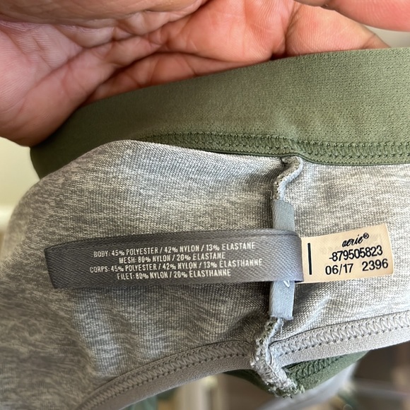 Aerie Sports Bra Women Sz Medium Green Sheer with Gray Built in Bra - Picture 5 of 5